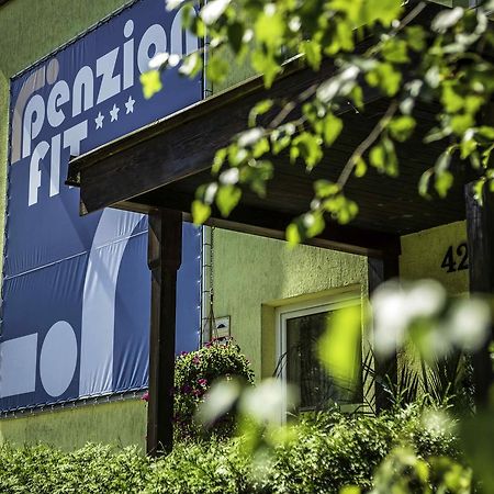 Penzion Fit - Contactless Check In Zvolen Exterior photo